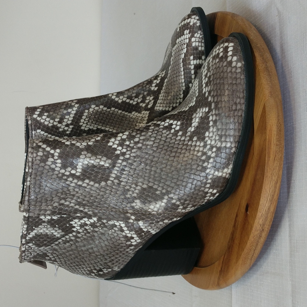 Massini snakeskin ankle booties. Size 6.5
